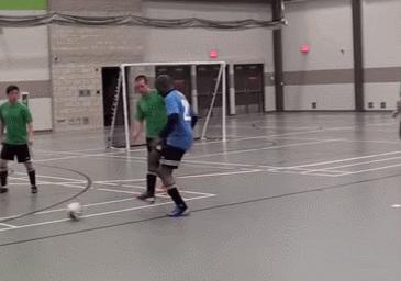 若是想赢就先摆出赢的姿态,想赢球练防守