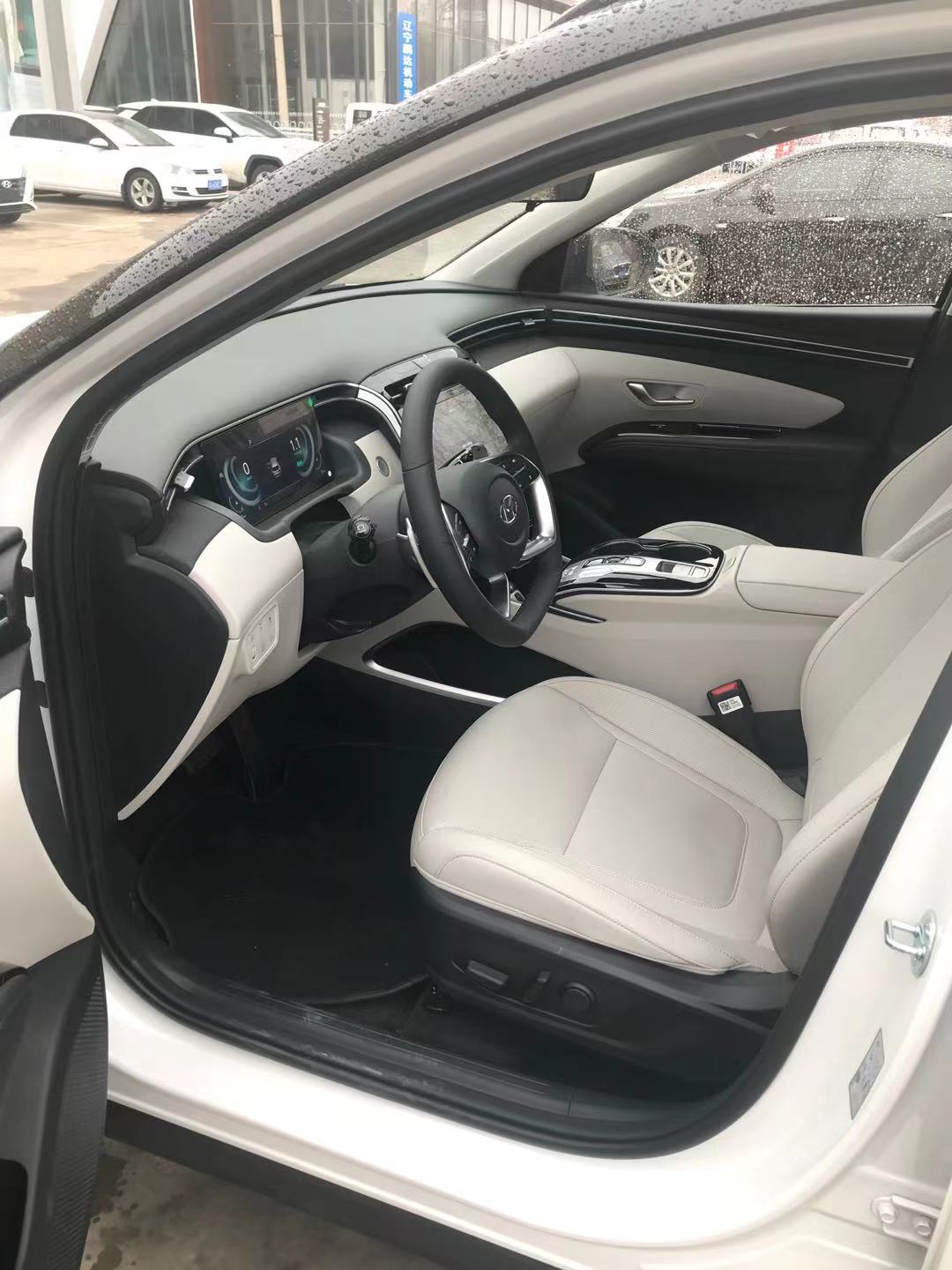 适合中年人开的车suv新能源,适合年轻人的运动suv十几万价位的