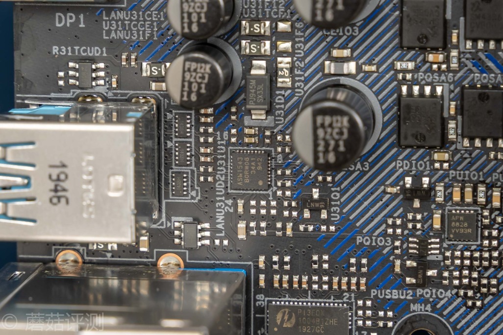 颜值高的z690主板,华擎z490极限玩家4