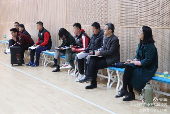 体育课堂生机勃勃,体育课堂趣味活动