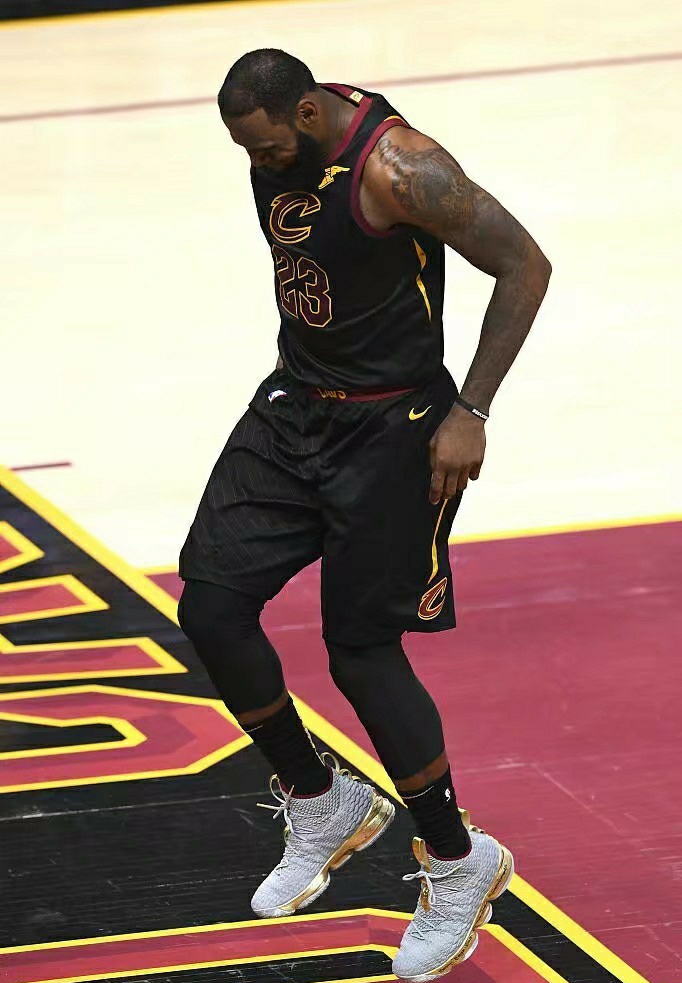 打球崴脚康复训练无器械,打球崴脚视频慢动作