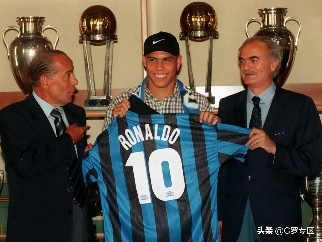 梅罗5:0皇马,天下足球评选最佳阵容