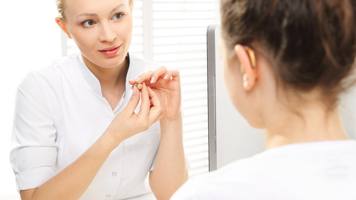 耳朵时不时嗡嗡响，发闷发痒，有什么办法吗？医生解答，尽量重视