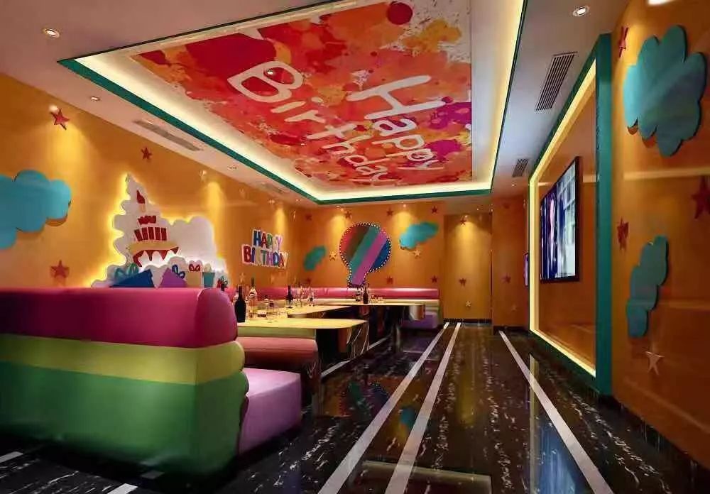 shou家自带食材的火锅店,开在KTV里,人均10+元