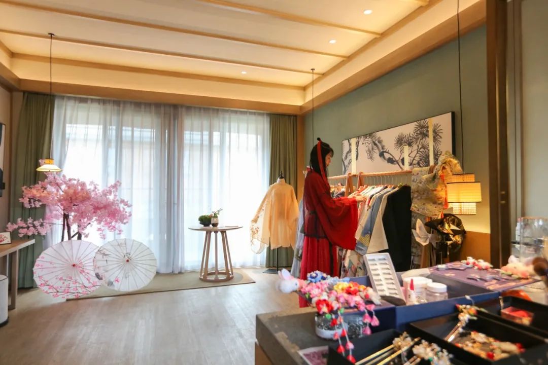 住进风景里温泉酒店,住进风景里旅游度假温泉酒店