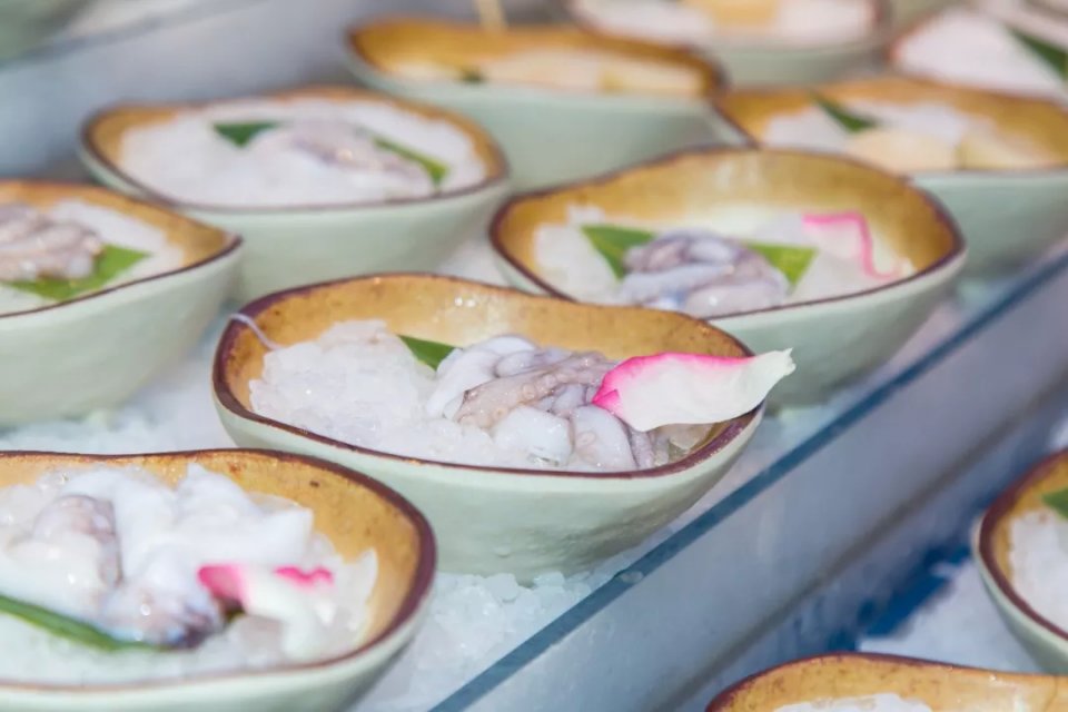 航母海鲜自助,陆家嘴自助帝王蟹