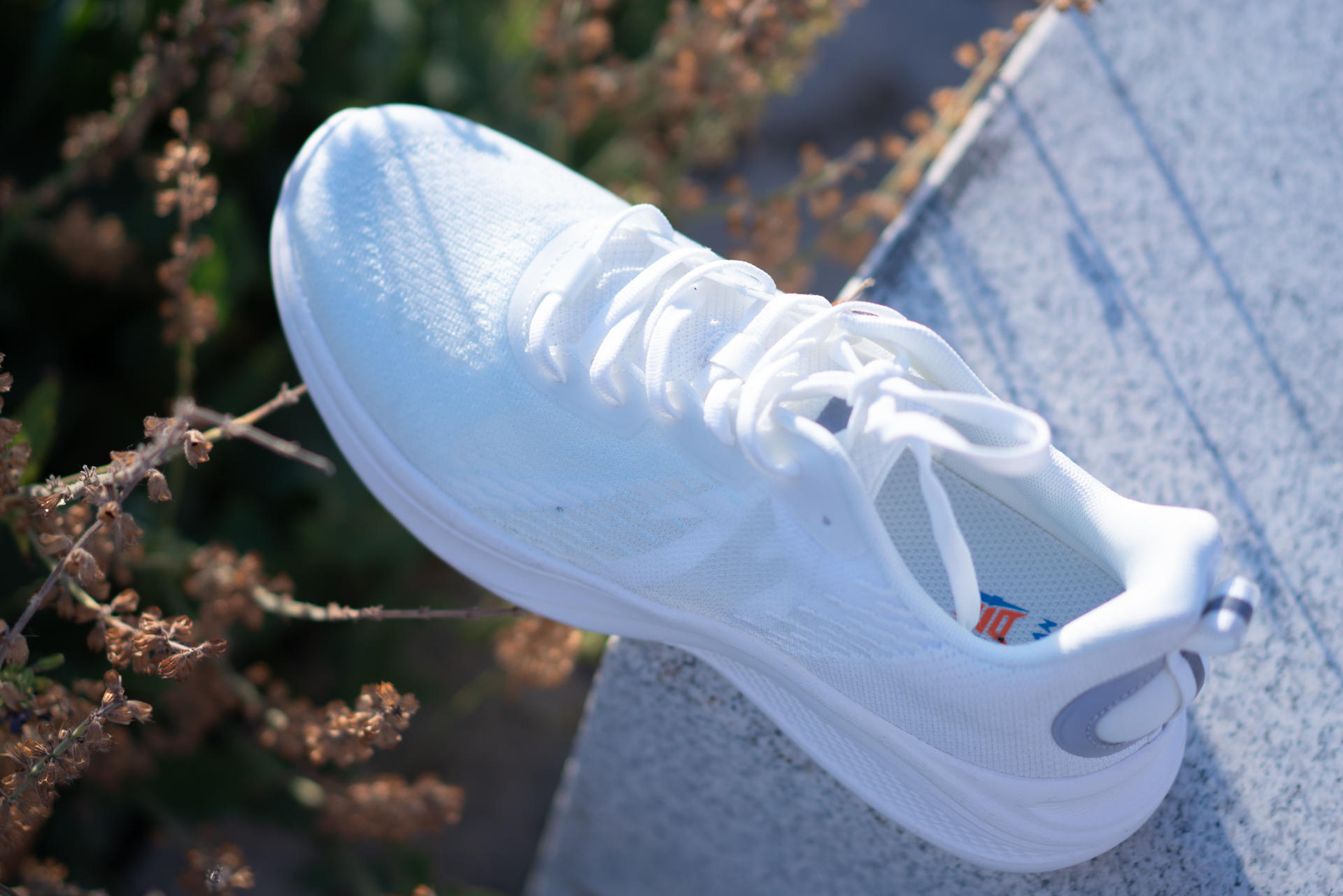 穿着变色鞋子是什么体验？——良计光变色鞋开箱