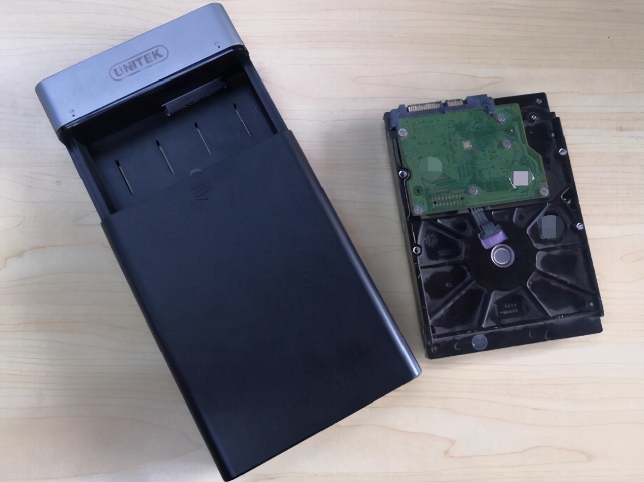 u盘对比移动硬盘哪种更好,移动硬盘和u盘如何选择官方