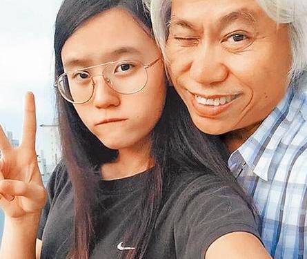 84岁谢贤穿皮衣状态好,80岁的谢贤依然帅气迷人