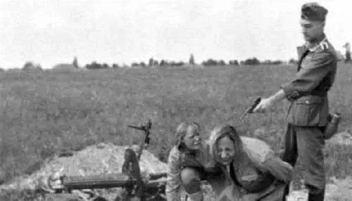 二战犹太人为什么被屠,二战中犹太人为什么被屠