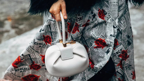 香奈儿今年最新款包包排行榜,香奈儿古驰包包推荐