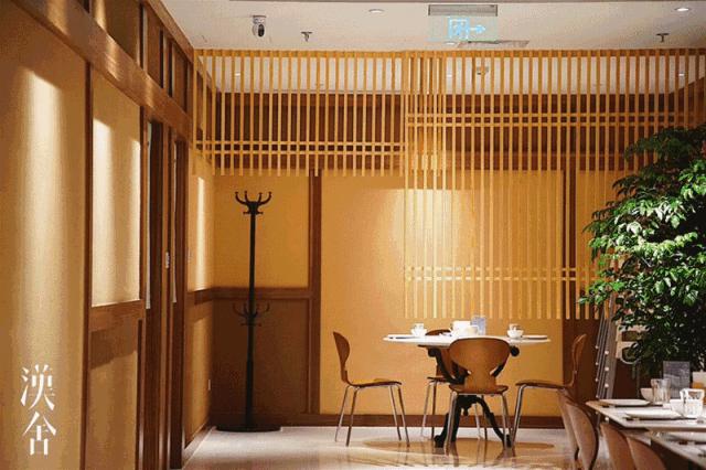 黑珍珠一钻雪蟹宴、谢霆锋爱吃的网红甜品……11月新店榜来了！