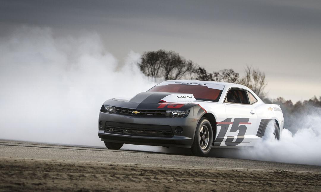 雪佛兰科迈罗第一代到第六代,雪佛兰科迈罗爆改蓝色版