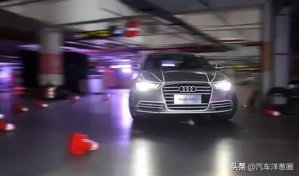 新手倒车入库总是歪的？停车不掌握好这几点，十年老司机都停不正