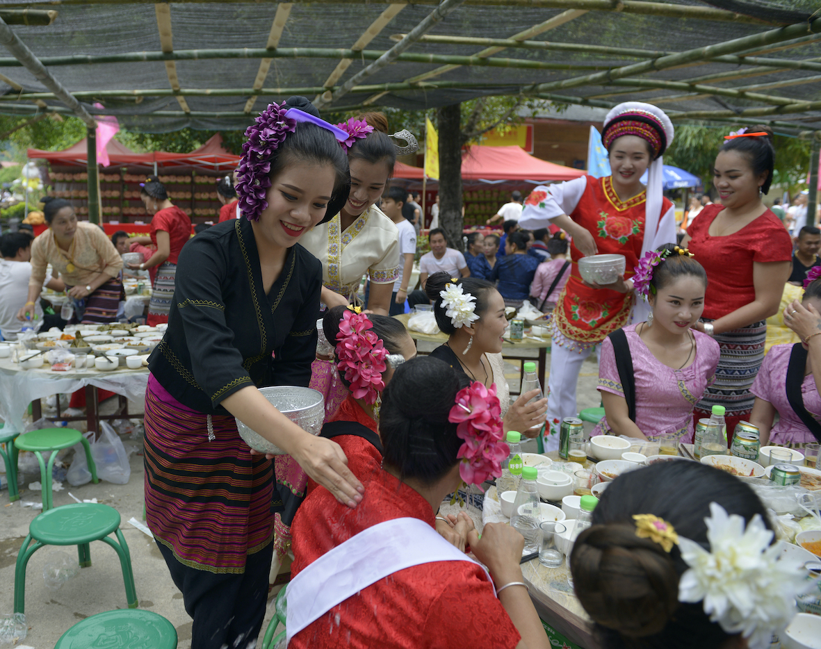 版纳泼水节安排时间表,版纳泼水节的正确打开方式