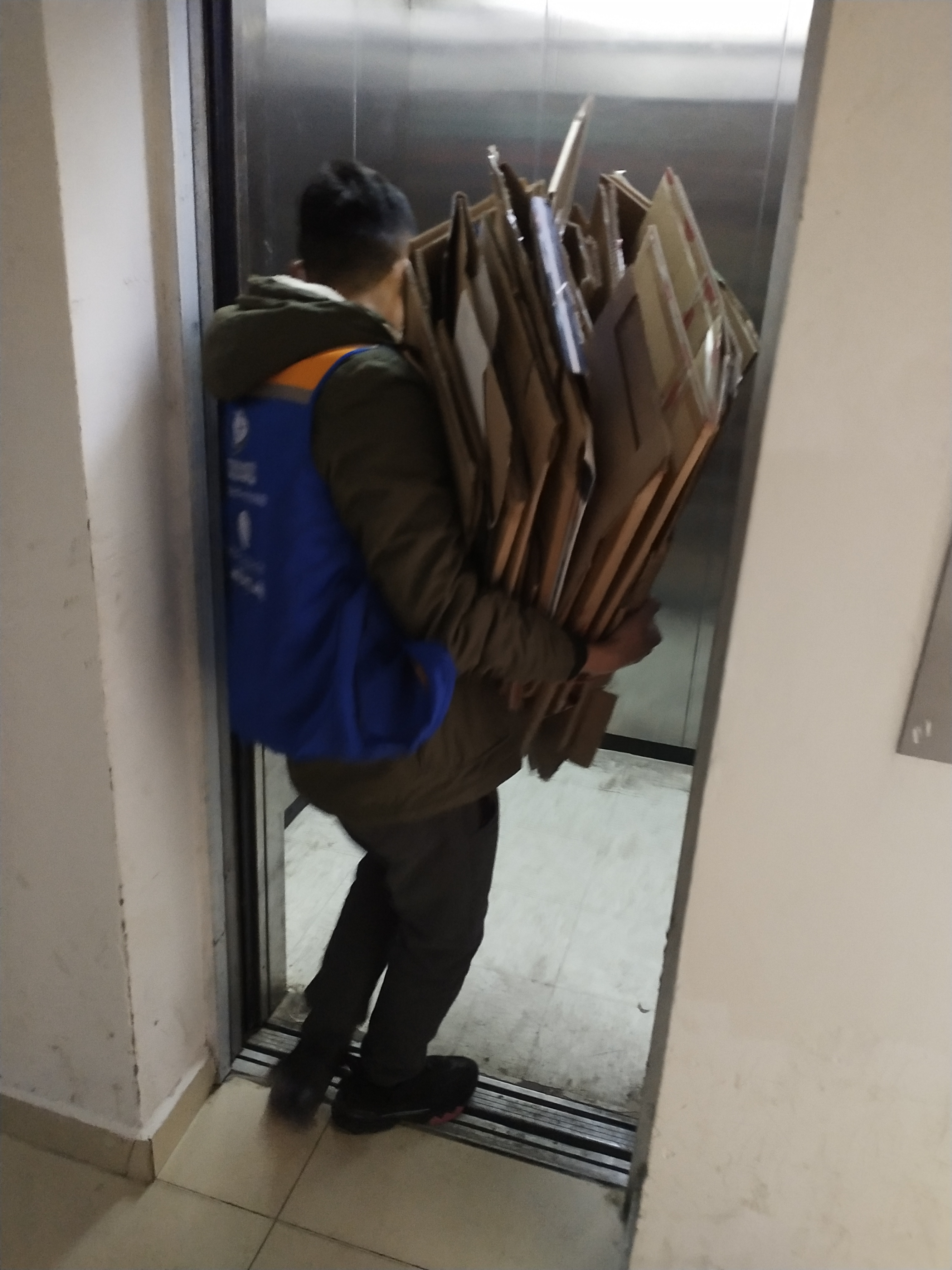 蓝伙计回收废纸打包站利润是多少废纸打包站赚钱吗？