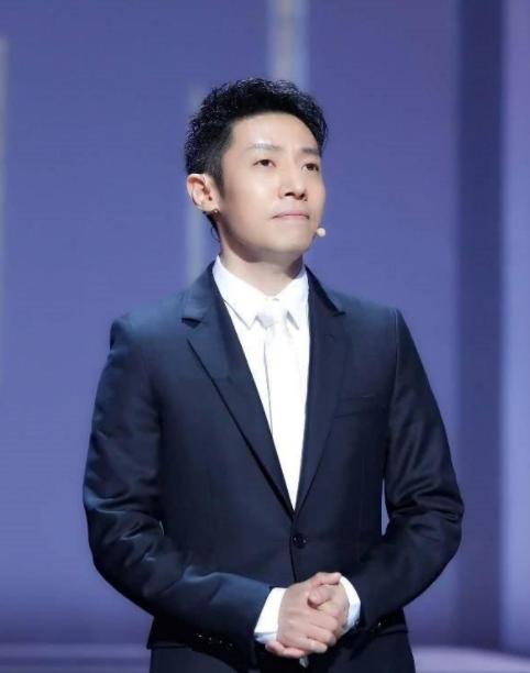 撒贝宁怒怼观众说错话,撒贝宁怼字读错