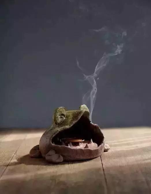 半夜蚊子叮咬有什么好方法解决,半夜蚊子在耳边嗡嗡嗡怎么办