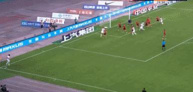 拥有5个顶配外援的“伪强队”,在最后关头靠点球才战胜残队武汉