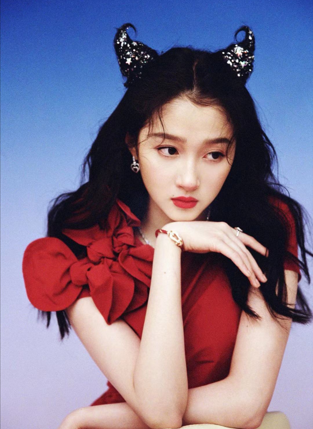 春晚明星戴的首饰,春晚明星戴的珠宝叫什么