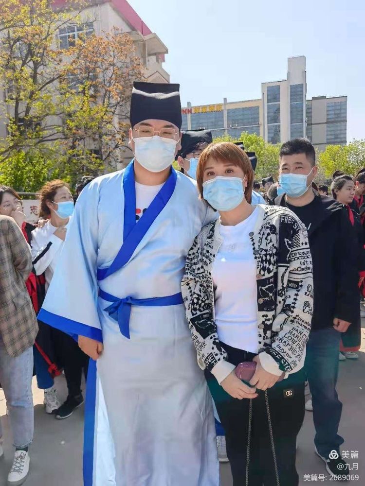 大港八中视频,大港男生十八岁成人仪式