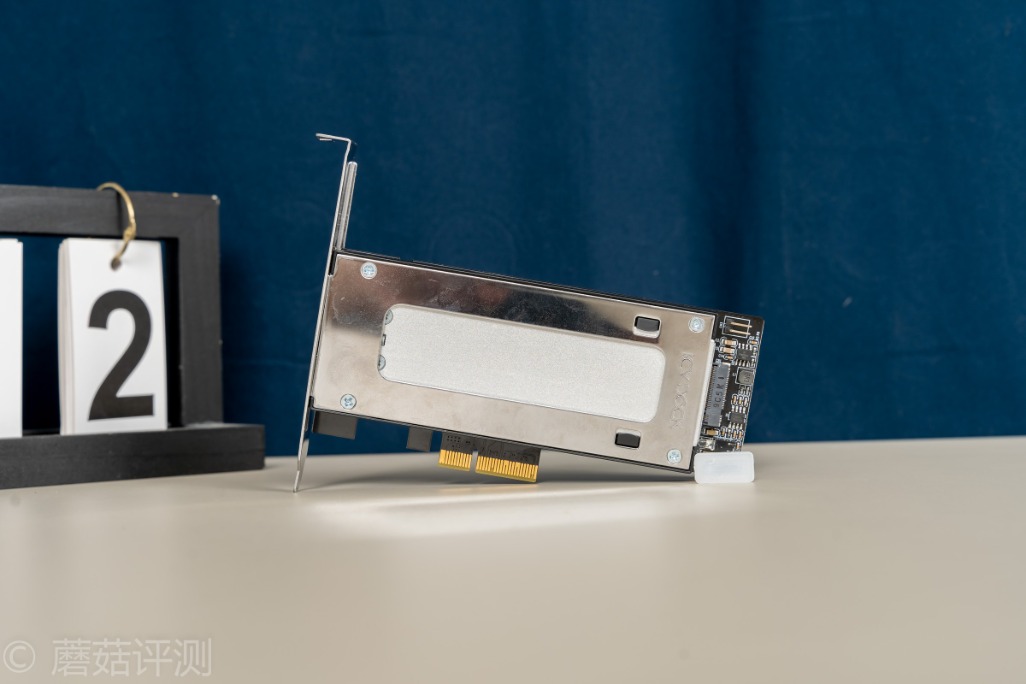 方便插拔，探索更多使用可能、ICYDock硬盘抽取盒PCI转M2评测