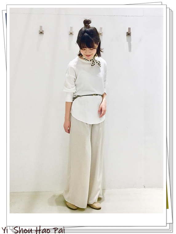 米色裤子怎么搭好看女装,慵懒风米色裤子怎么搭