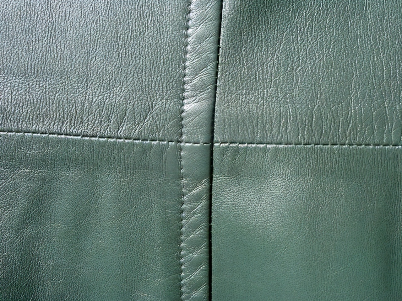 pu皮革是什么材质,pu革和剖层牛皮革哪个好一点