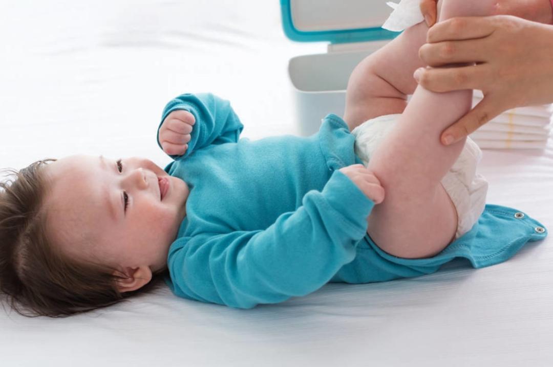 有没有给宝宝穿尿不湿崩溃的,宝宝穿尿不湿一天要换几片