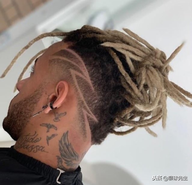 内马尔换了个发型减少被铲几率,内马尔头上的一根脏辫