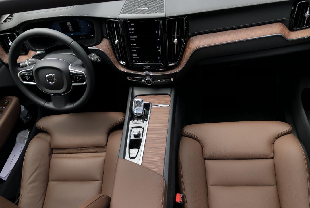 沃尔沃xc60T8深度试驾评测,沃尔沃xc60recharge版测评