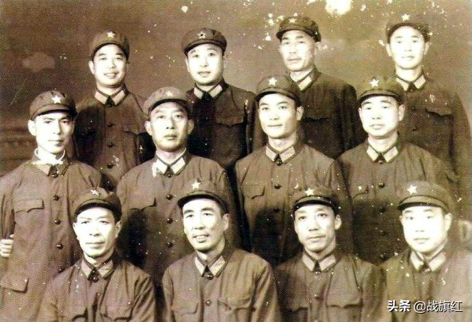 对越反击出征敬酒,对越反击参战老兵开车