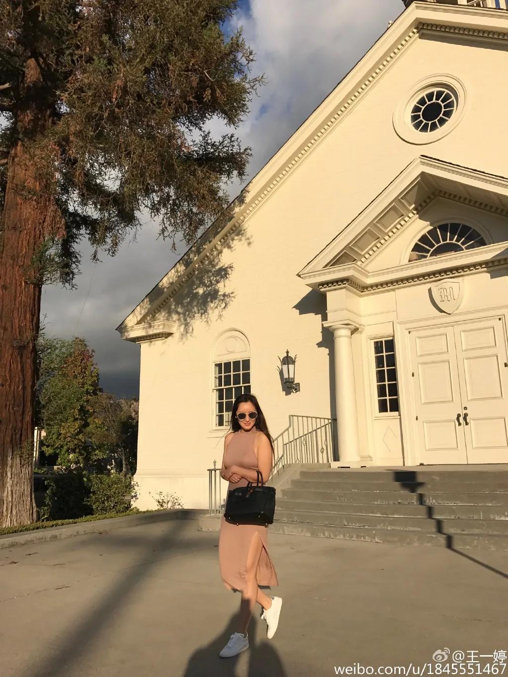 「早晚要认识」帅气逼人的国脚杨旭和他美艳女主持太太