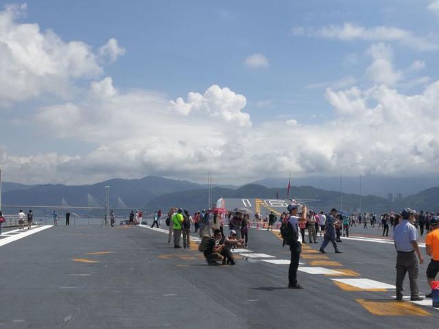 参观辽宁号航母,参观辽宁舰第一视角