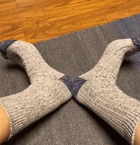 仝卓何炅,何炅绷脚