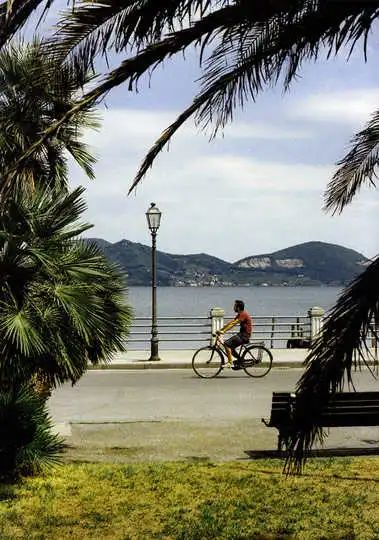 意大利旅游十大必买清单,意大利最值得逛的地方佛罗伦萨