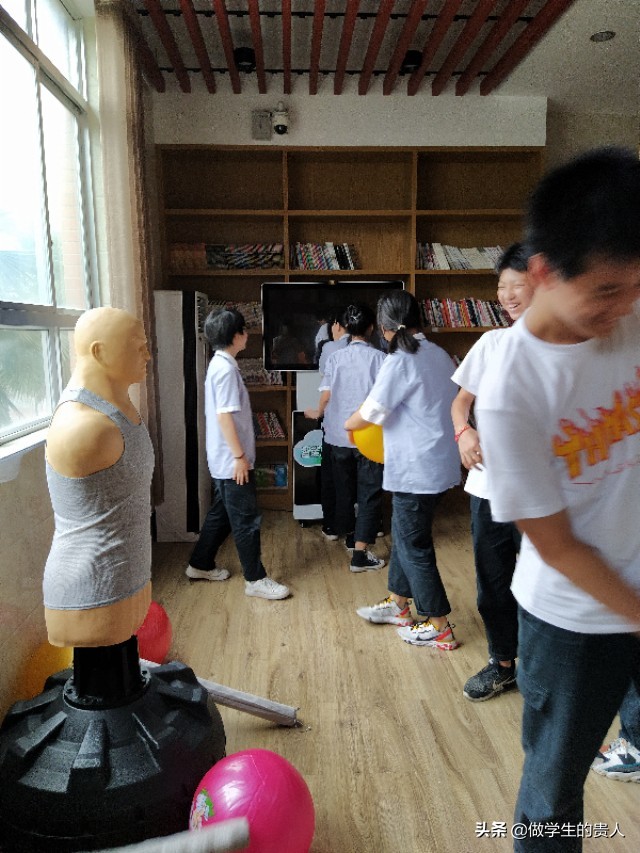 怎么对学生心理危机进行评估呢,如何对学生进行心理危机干预