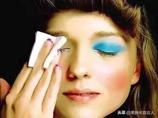 如何按摩眼部消除细纹,黑眼圈眼部细纹怎么消除