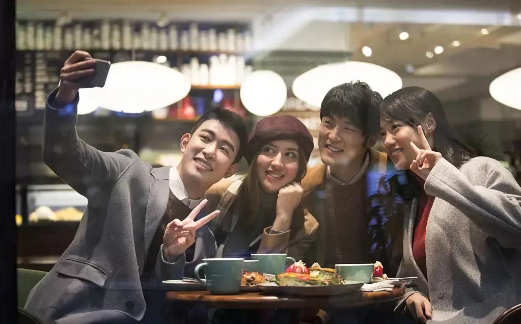 便携式充电宝好看实用容量大,便携高颜值大容量充电宝推荐