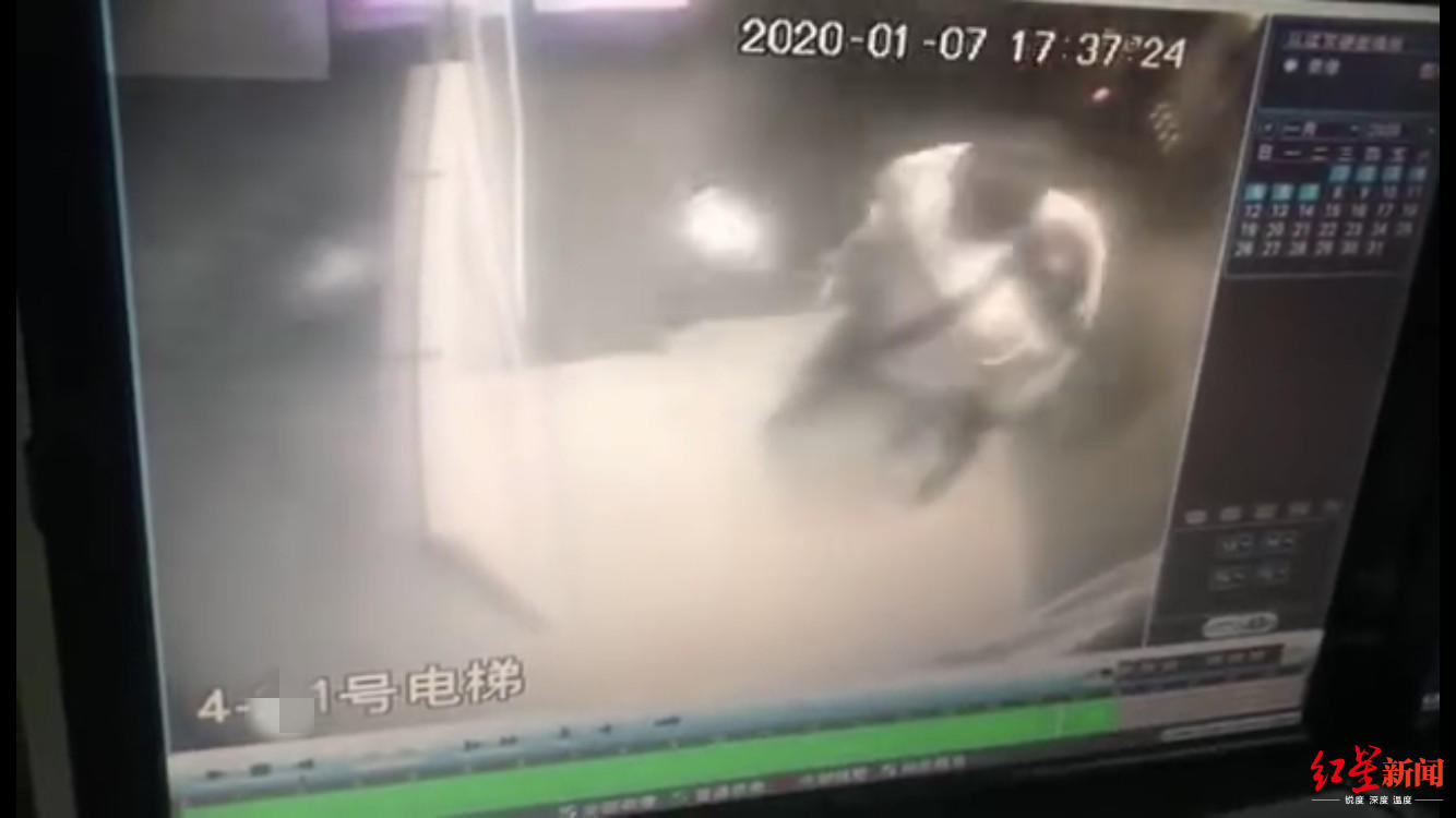 女子遭男子尾随电梯霸气警告,女子被陌生男子尾随进电梯