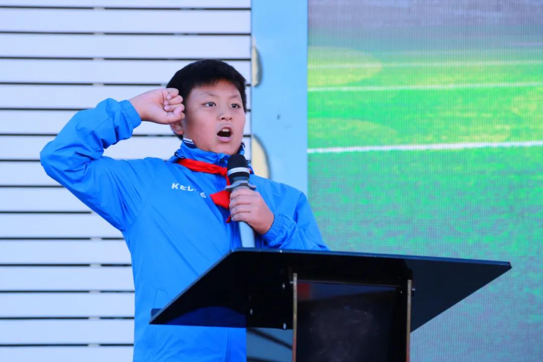 青少年校园足球联赛拉开帷幕,快乐足球追逐梦想放飞未来