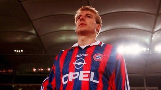 莱万获得马拉多纳奖杯,c罗和马拉多纳和莱万