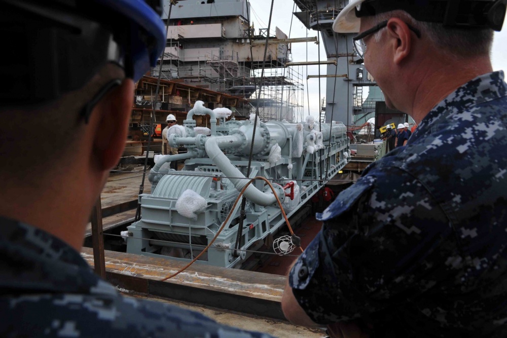 舰载机着舰时该给油还是空挡,舰载机为什么要用油门推到最大