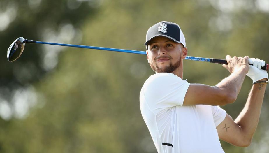 你投篮的时候盯着球看还是盯着框看？想不到这里竟有这么大学问