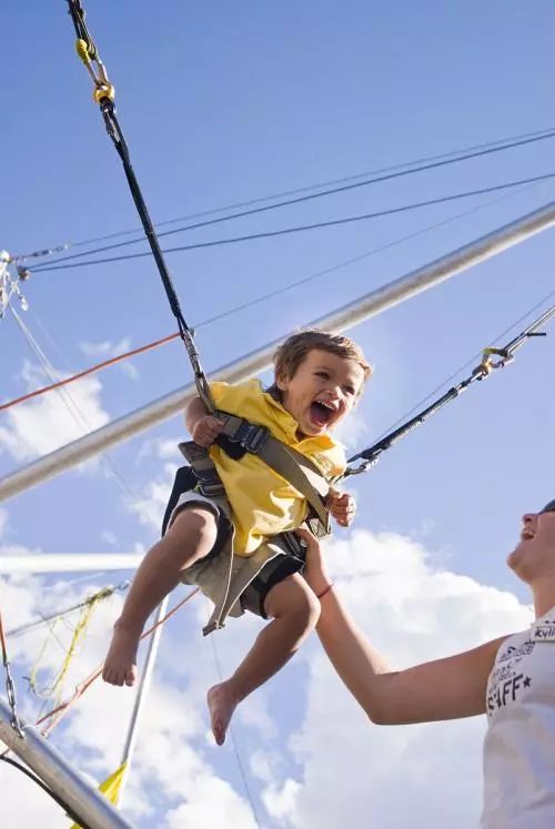 加油的英语可以用fighting吗,加油的英文是不是fighting