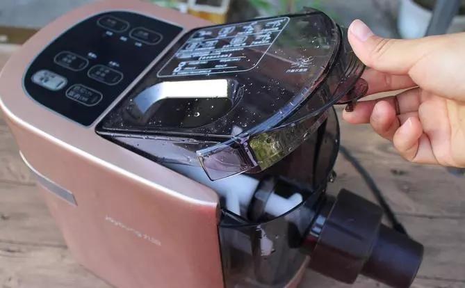 自己做面条太麻烦,自己做面条用简单的面条机