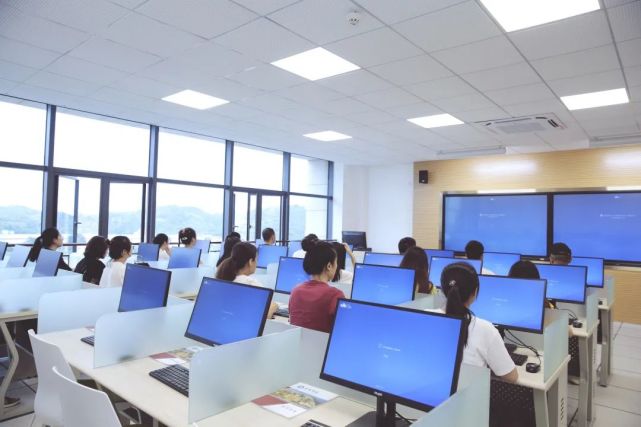 不降分！计划缺额600多个，北京搬至成都的这所民办高校录满了