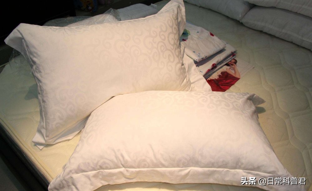 枕头睡久了硬怎么办,市场买的竹枕头有异味怎么办