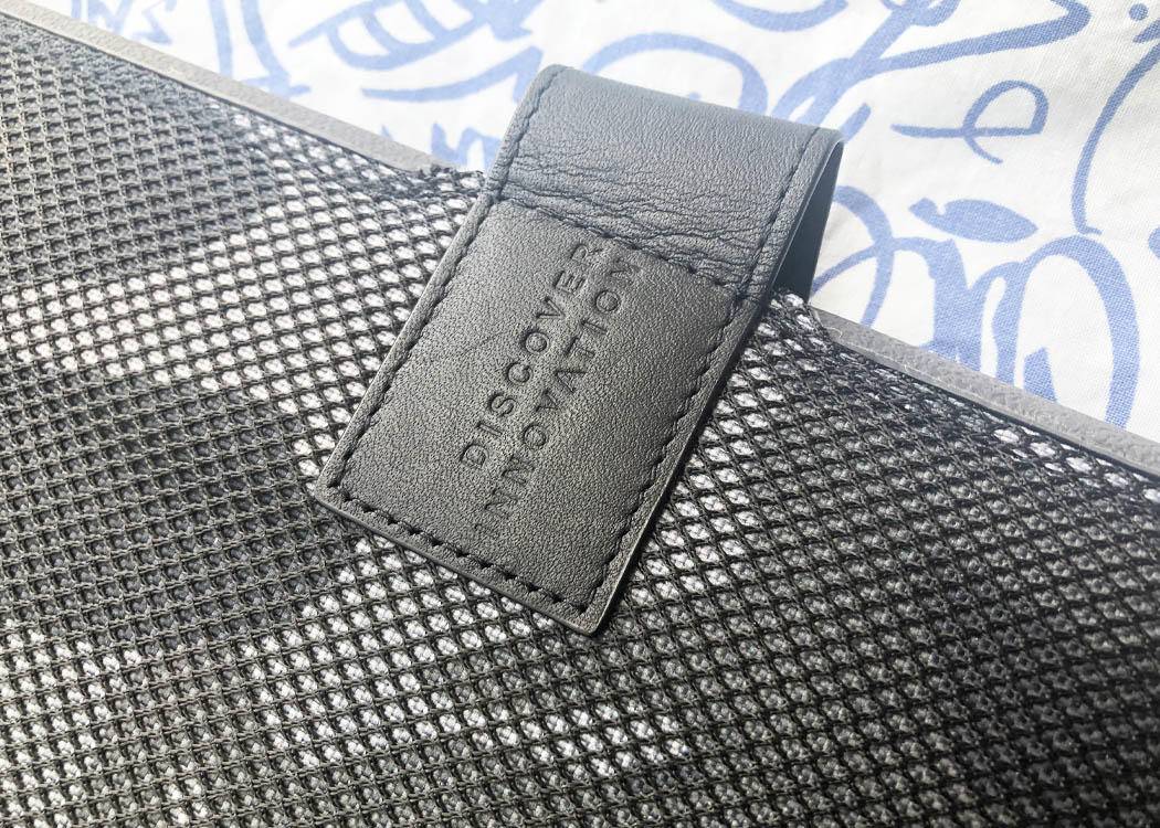 大手笔入手的macbookPro,快给它准备耐尔金内胆包保护套