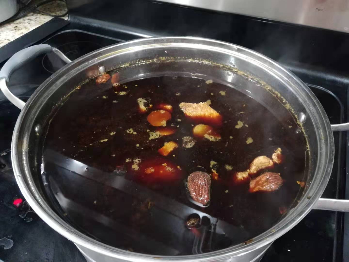 30年大厨教你酱肘子的正宗做法,大姐教你正宗酱肘子的做法